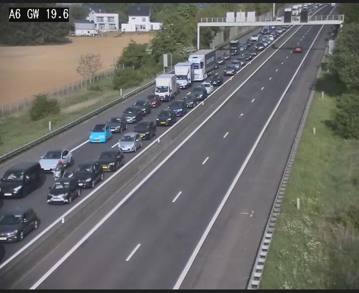 Traffic live webcam Luxembourg - Steinfort - A6 - BK 19.6 - direction Belgique