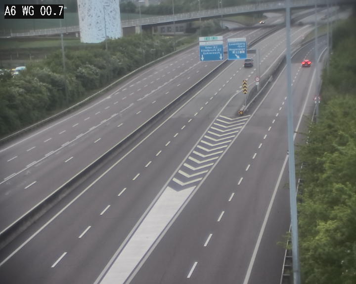 Traffic live webcam Luxembourg Croix de Cessange - A6 - BK 0.7 - direction A3 France